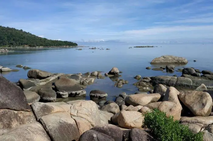 Beaches in Singkawang with Soft White Sand and Crystal-Clear Waters for a Memorable Vacation