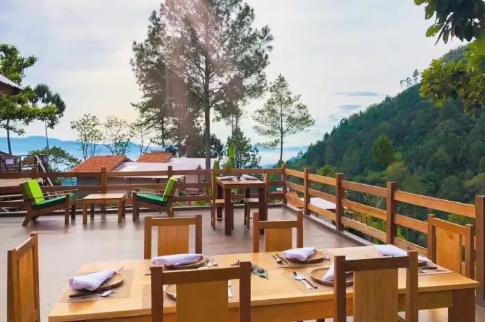 Toraja Dining Spots Serving Traditional Dishes with Authentic Cultural Ambiance