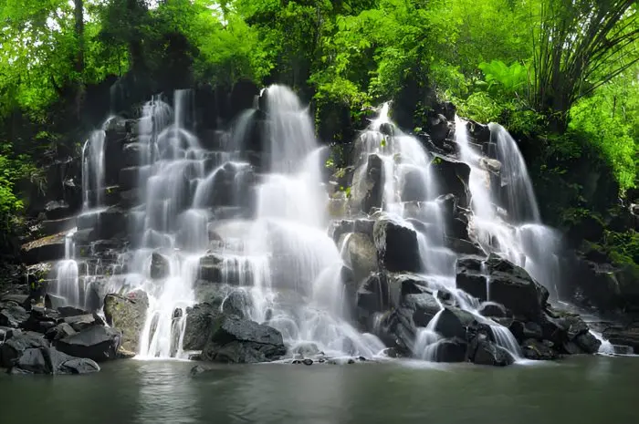 Kanto Lampo Waterfall